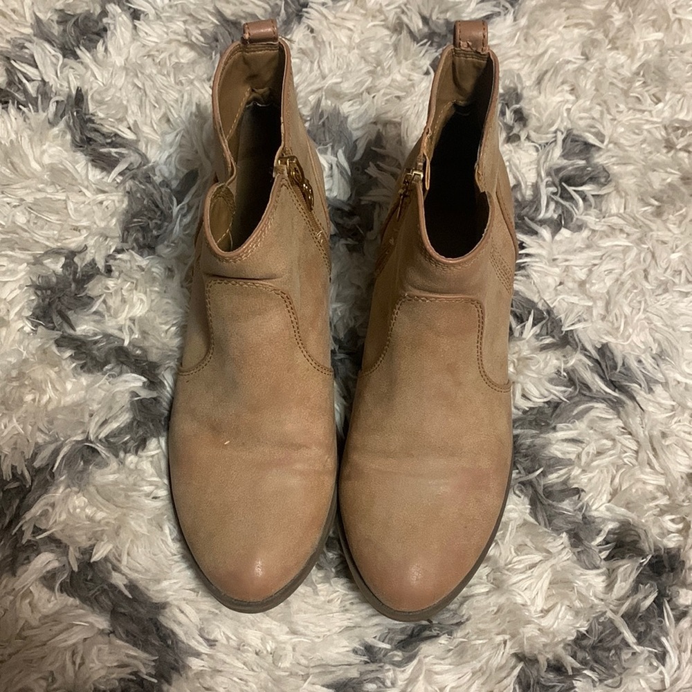 Guess size 8 fall booties